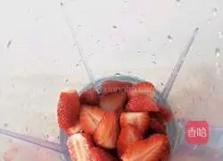 Strawberry Milkshake Recipe Illustration 5