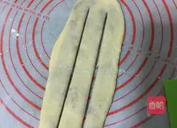 Illustration of how to make crispy braided bean paste bread 11