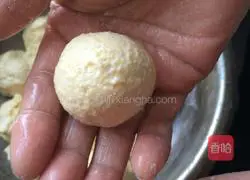 Illustration of how to make raisin steamed buns 6