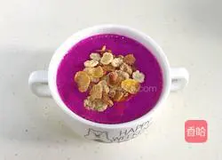 Illustration of how to make dragon fruit banana milkshake 6