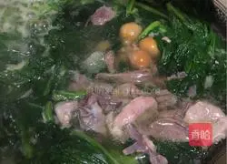 Cantonese-style chrysanthemum chicken soup recipe 6