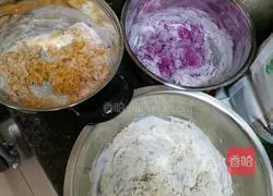 Illustration of how to make colorful fresh meat buns 2