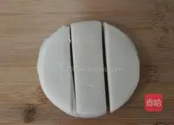 Illustration of how to make fried noodles with dumpling skin 2