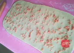 Illustration of how to make fried rolls 8