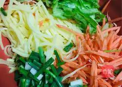 Illustration of how to make dumpling skin pancakes 1