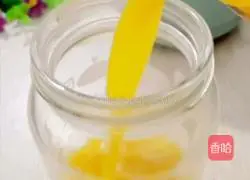 Illustration of how to make banana and pumpkin juice 9