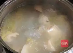 Illustration of how to make pork ribs and lotus root soup 5