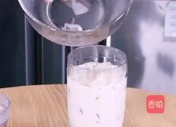 Illustration of how to make konjac crystal milk tea 4