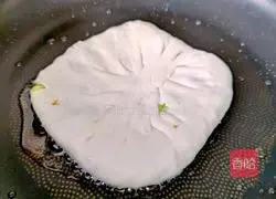 Illustration of how to make zucchini pancake 22