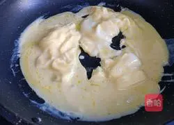 Illustration of how to make bacon and egg burritos 13