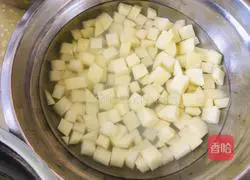 Illustration of how to pull mutton into strips 3