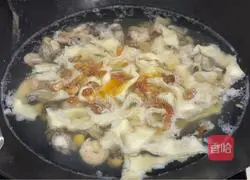 Illustration of making seafood noodles 7