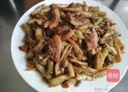 Illustration of how to make pork belly stewed with kidney beans 16