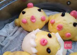 Illustration of how to make pumpkin chicken steamed buns 11