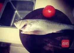 Illustration of how to make tomato and seabass soup 1