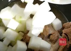 Winter Melon and Barley Bone Soup Recipe Illustration 11