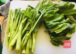 Illustration of how to make Choy Sum and Tofu Soup 1 