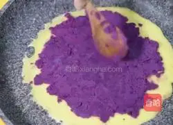 Illustration of how to make purple potato rolls 6