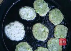 Broccoli Illustration of how to make cakes 4