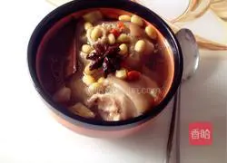 Soybean, Peanut and Pig's Feet Soup Recipe Illustration 8