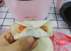 Illustration of how to make carrot, corn and pork dumplings 7