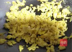 Illustration of how to make cucumber, shrimp and egg dumplings 1