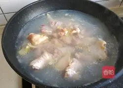 Illustration of how to make braised chicken legs with Agaricus blazei, tea tree mushrooms 5