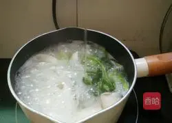 Illustration of how to make noodles in clear soup 9