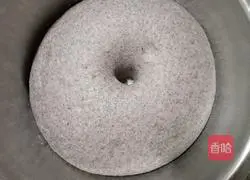 Illustration of how to make milk-flavored black rice steamed buns 7