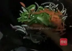 Illustration of how to make tomato and egg fried noodles 3