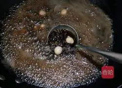 Illustration of how to make purple rice and red date dumplings 12