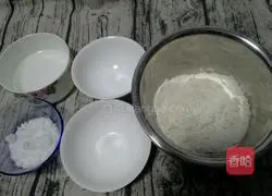 Illustration of how to make homemade cat ears snacks 1