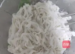 Illustration of Laoganma's soy sauce noodles 7