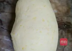 Illustration of how to make pumpkin hot dog rolls 9