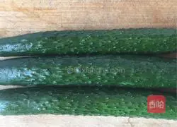 Illustration of how to make cold cucumber 1