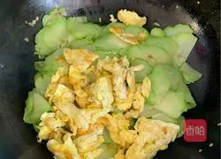 Illustration of how to make chayote and scrambled eggs 7