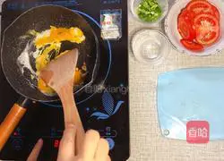 Illustration of how to make tomato and egg soup 3