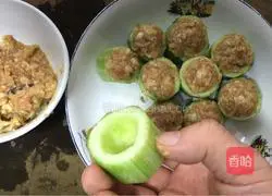 Illustration of how to make cucumber stuffed with meat 6