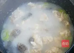 Illustration of how to make grouper tofu soup 5