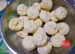 Illustration of making double bean buns 17