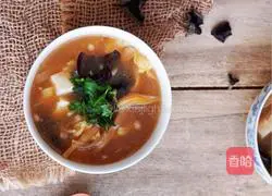 Illustration of a new nutritious way to eat instant spicy spicy soup 16