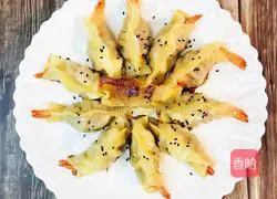 Illustration of how to make shrimp pot stickers 9