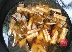 Illustration of how to make radish and beef stew 5