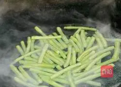 Illustration of how to make braised beans and noodles 2