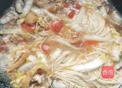 Mushroom Chicken Illustration of how to make cabbage egg noodles 6