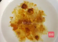 Peach gum Illustration of how to make lotus seed and white fungus soup 2