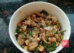 Illustration of how to make cold clam noodles 9