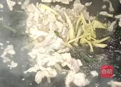 Illustration of how to make noodles with soy sauce meat 5