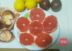 Illustration of how to make summer honey and fruit drink 2