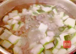 Illustration of how to make kiwi fruit and winter melon rind sweet soup 4